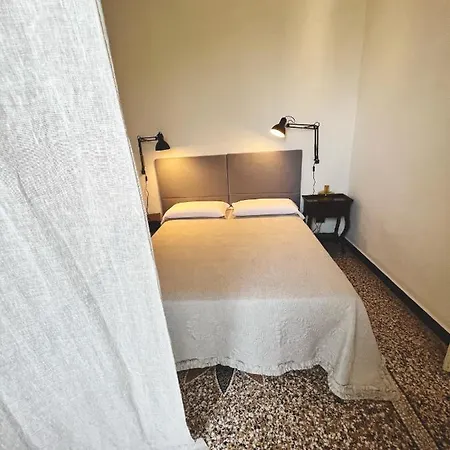 Ampio D'epoca In Piazza Del Teatro Apartment