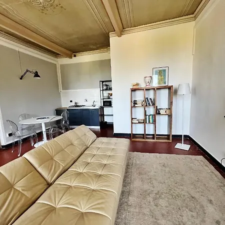 Apartment Ampio D'epoca In Piazza Del Teatro *