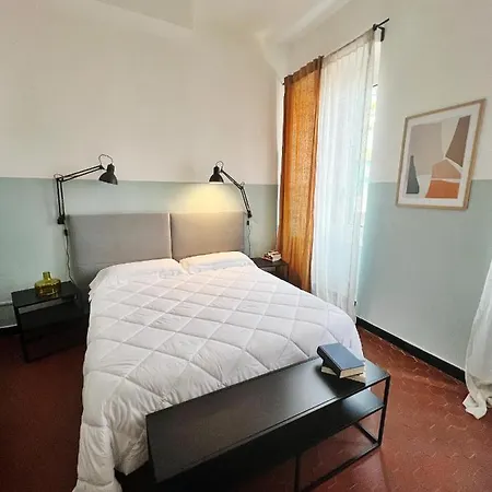 Apartment Ampio D'epoca In Piazza Del Teatro