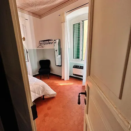Apartment Ampio D'epoca In Piazza Del Teatro Camogli