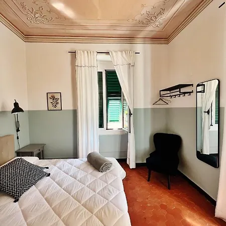 Apartment Ampio D'epoca In Piazza Del Teatro