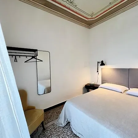 Apartment Ampio D'epoca In Piazza Del Teatro