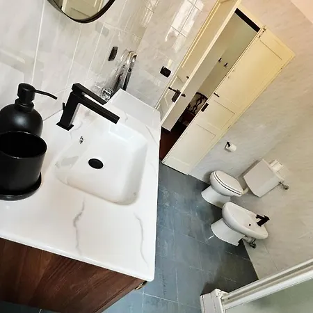 Ampio D'epoca In Piazza Del Teatro Apartment *