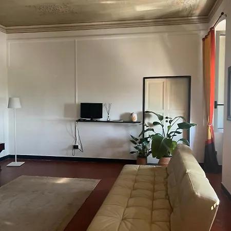 Apartment Ampio D'epoca In Piazza Del Teatro *